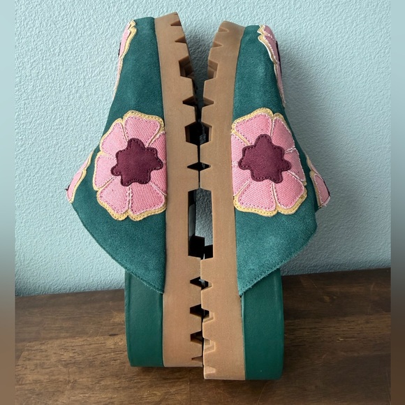 Chelsea & Violet green pink flower suede Arden platform clogs Women’s sz 9.5 - Picture 8 of 8